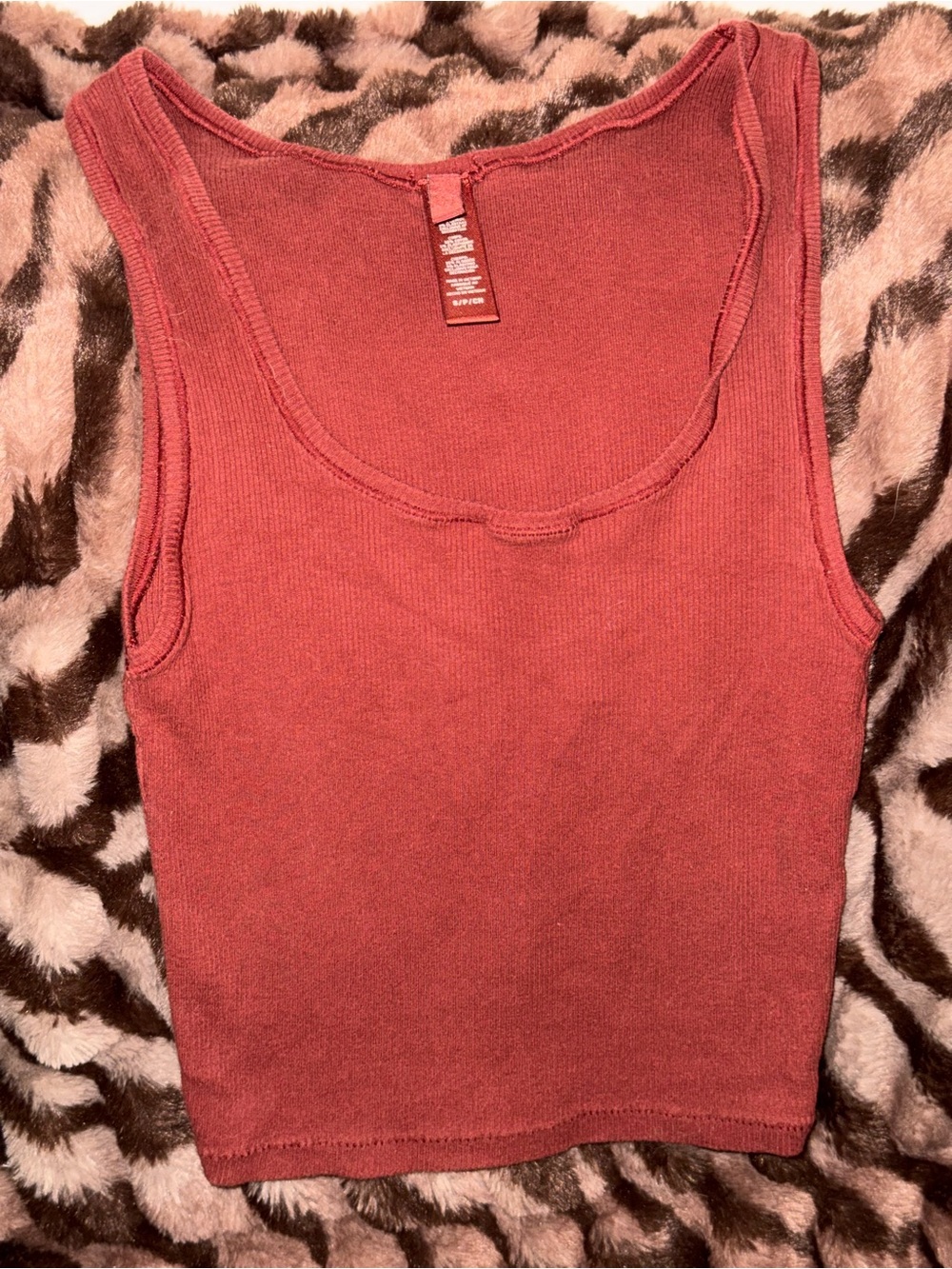 SKIMS Chimney Red Boxer Set *2 tanks, 1 legging & 1 boxer - Picture 5 of 7